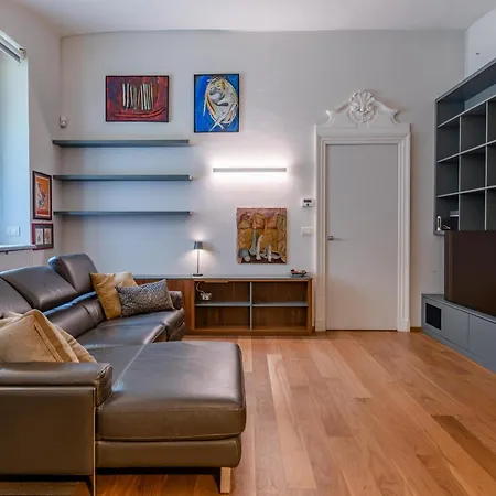 Apartamento D'autore Nel Cuore Di Turín
